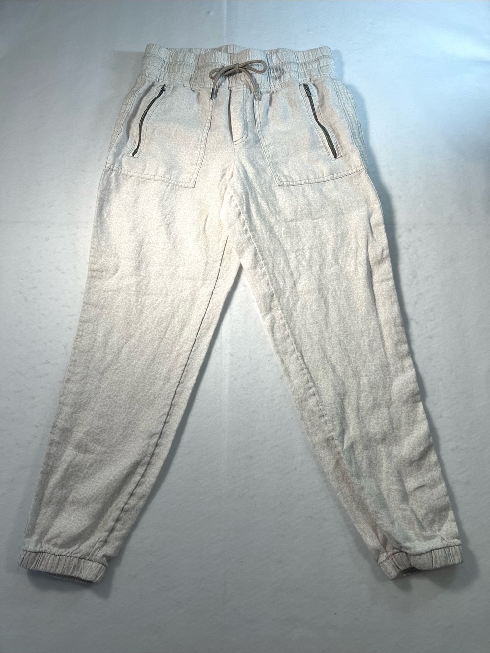 Athleta Women’s Cabo Linen Jogger Pants Beige Animal Print Drawstring Size 4
